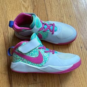 Nike Team Hustle D9 ‘Digital Pixel’ (GS) Girls Sneaker Shoes